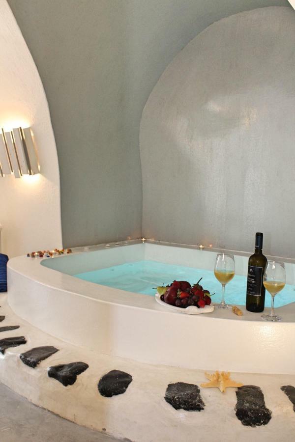 Linos Suites Emporio (Santorini) Exterior foto